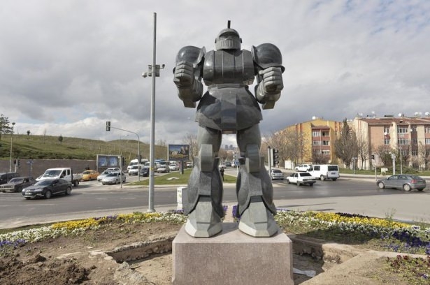Robot heykeli kaldırıldı, yerine... 8