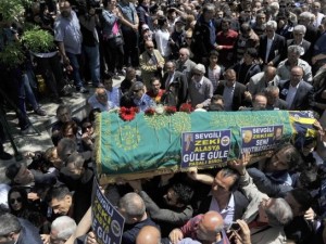 Zeki Alasya son yolculuğuna uğurlandı