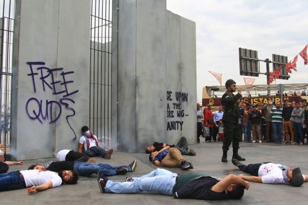 Filistin zulmü Eminönü'nde canlandırıldı 10