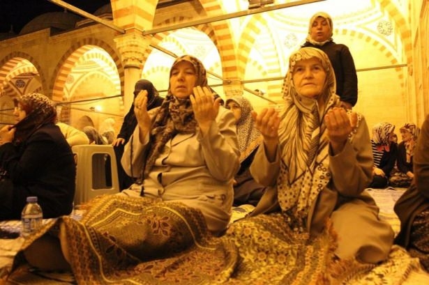 Türkiye'de kandil coşkusu 15