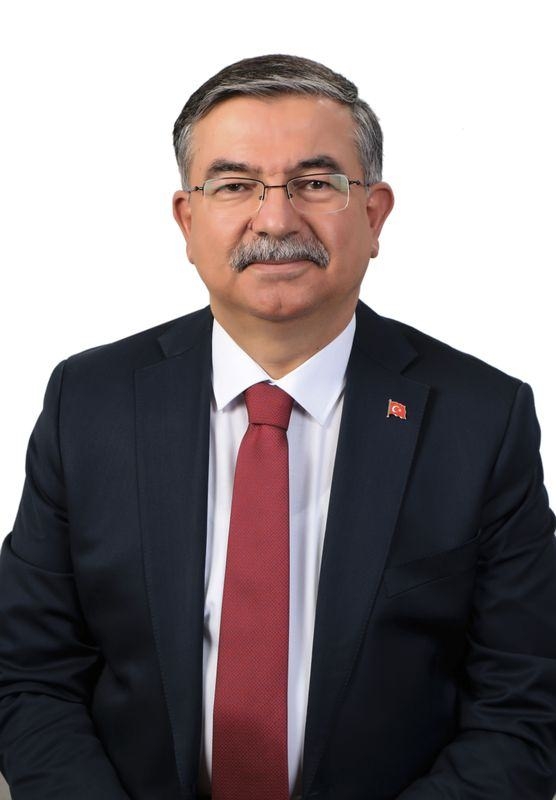 İl il AK Parti'nin milletvekilleri ve oy oranları 305