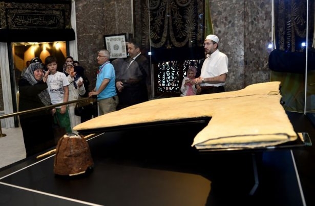 Hırka-i şerif ziyarete açıldı 1