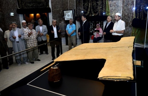 Hırka-i şerif ziyarete açıldı 22