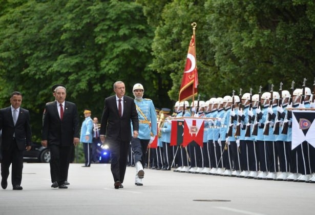 Meclis'te 25. Dönem 3