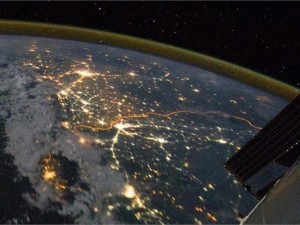 Dünyaya uzaydan bakın