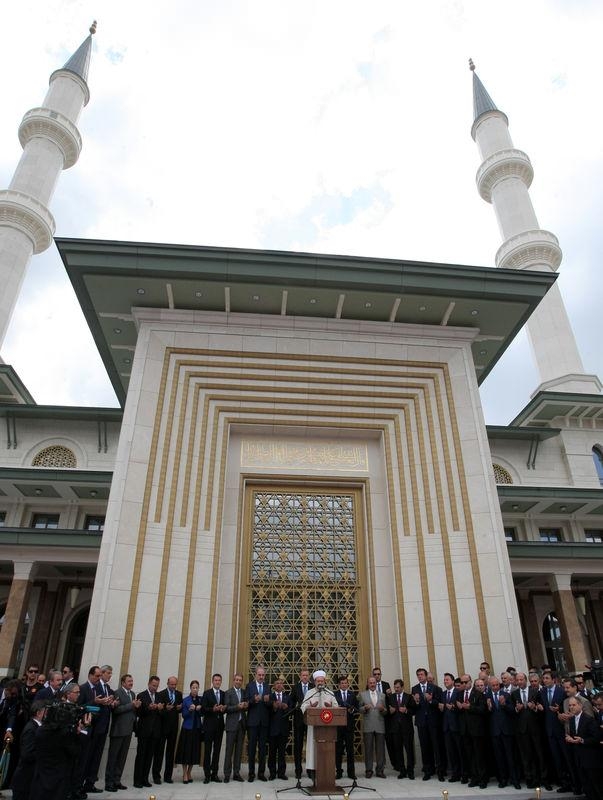 Beştepe Millet Camii dualarla açıldı 14