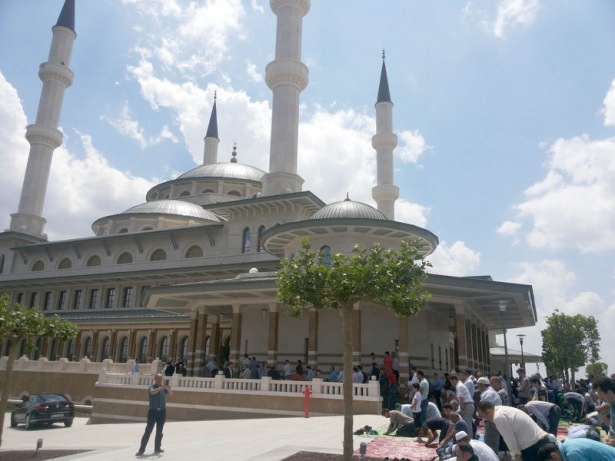 Beştepe Millet Camii dualarla açıldı 26