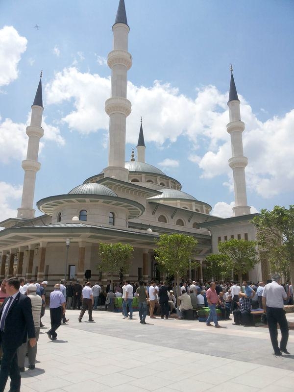 Beştepe Millet Camii dualarla açıldı 28