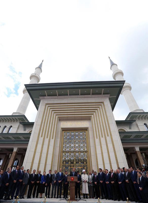 Beştepe Millet Camii dualarla açıldı 40