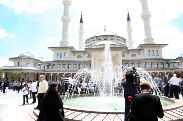 Beştepe Millet Camii dualarla açıldı 42