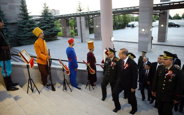 Erdoğan askerlerle iftar yaptı 1