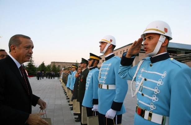 Erdoğan askerlerle iftar yaptı 11