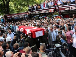 Şehide gözyaşlarıyla veda!