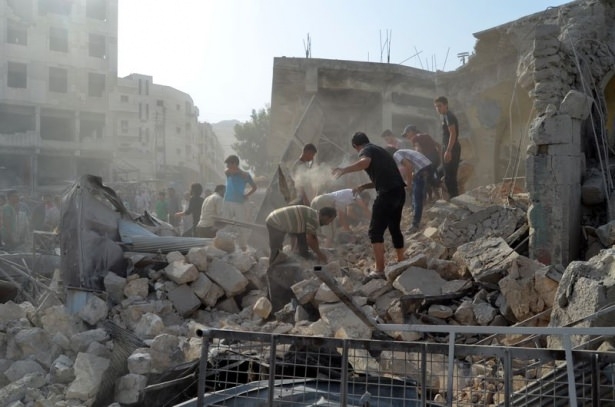 Sınıra Suriye savaş uçağı düştü 10