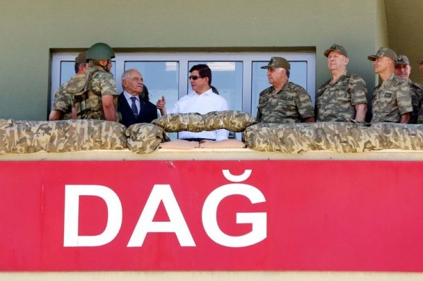 Davutoğlu, Dağ Hudut Karakolu'nda 1