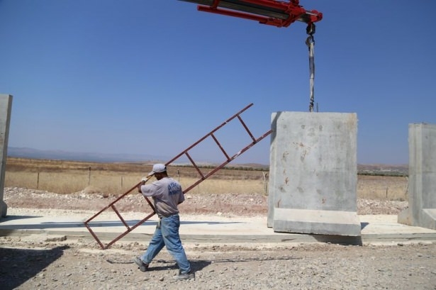 Suriye sınırına 3 metrelik beton duvar 11