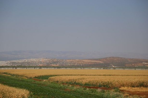 Suriye sınırına 3 metrelik beton duvar 2