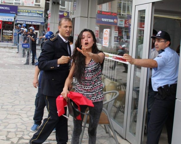 Şehit cenazesi öncesi gerginlik 10