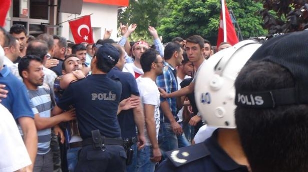 Şehit cenazesi öncesi gerginlik 6