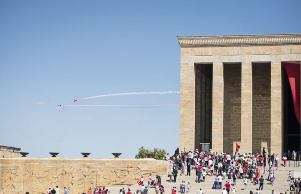 Türk Yıldızlarının gösteri uçuşu nefes kesti 14