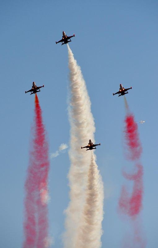Türk Yıldızlarının gösteri uçuşu nefes kesti 4
