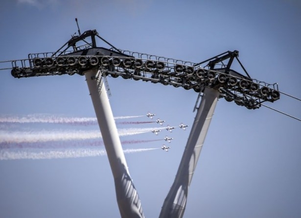 Türk Yıldızlarının gösteri uçuşu nefes kesti 6