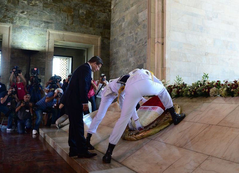 Kabine üyeleri Anıtkabir'de 13
