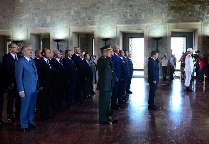 Kabine üyeleri Anıtkabir'de 17