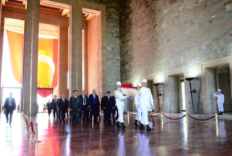 Kabine üyeleri Anıtkabir'de 18