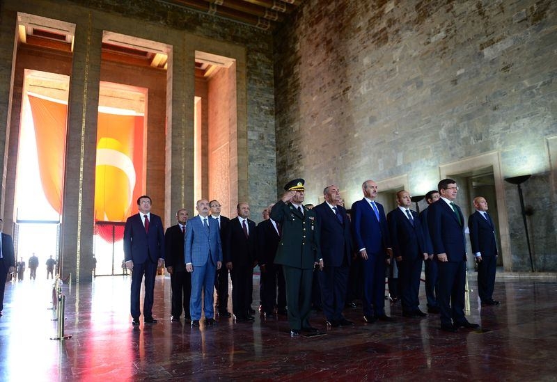 Kabine üyeleri Anıtkabir'de 19