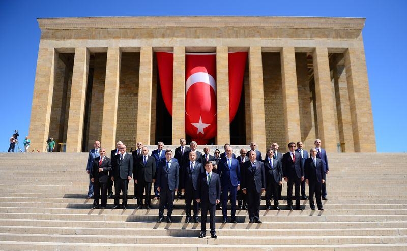 Kabine üyeleri Anıtkabir'de 21