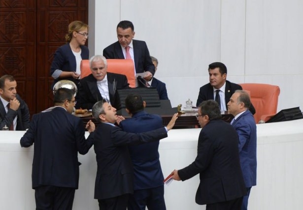 TBMM'de gergin dakikalar 11