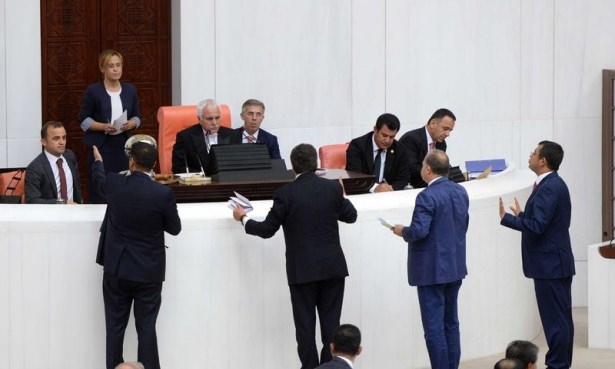 TBMM'de gergin dakikalar 19