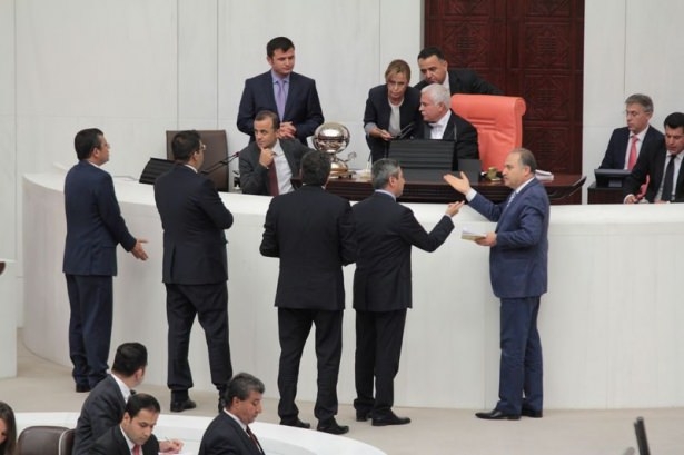 TBMM'de gergin dakikalar 33