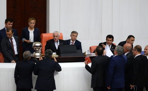 TBMM'de gergin dakikalar 6