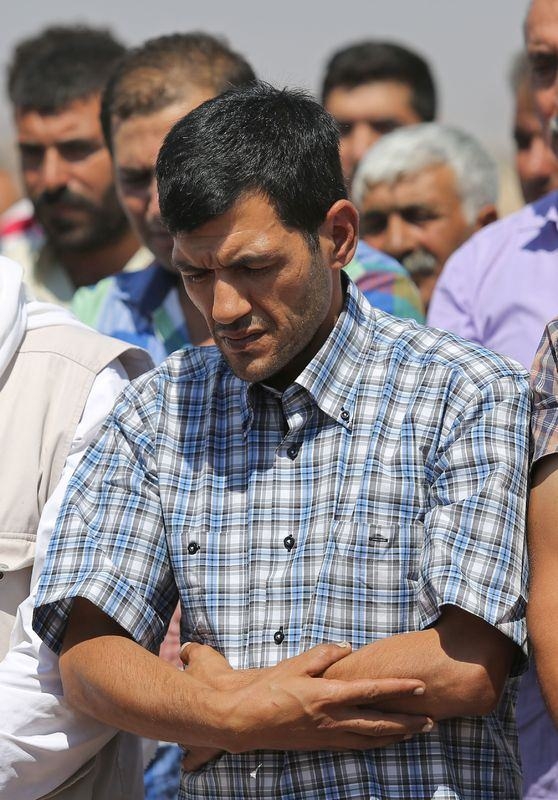 Minik Aylan, gözyaşlarıyla toprağa verildi 8