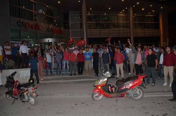 Dağlıca saldırısı vatandaşları sokağa döktü 23