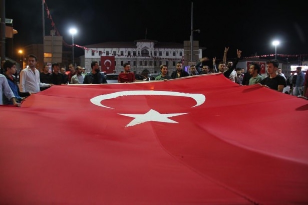 Dağlıca saldırısı vatandaşları sokağa döktü 24