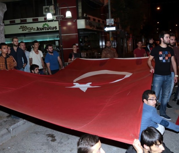 Dağlıca saldırısı vatandaşları sokağa döktü 76