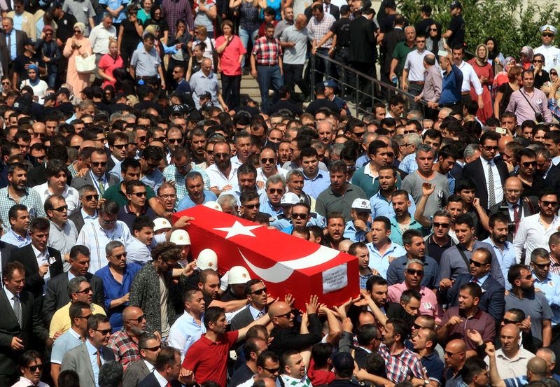 Iğdır şehitlerine son görev 20