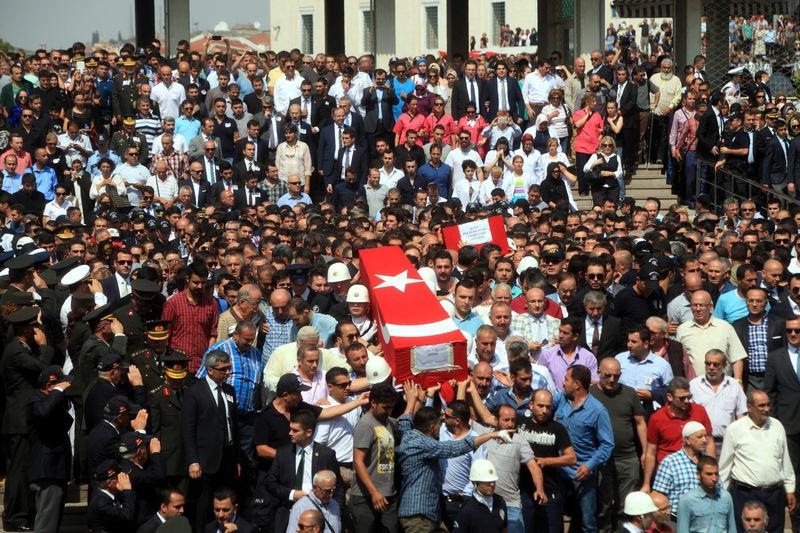 Iğdır şehitlerine son görev 23