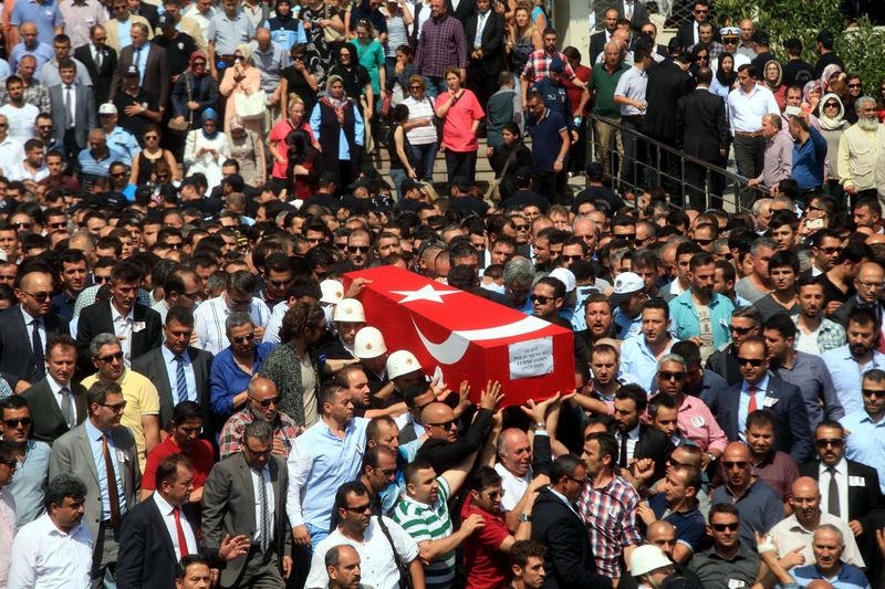 Iğdır şehitlerine son görev 32