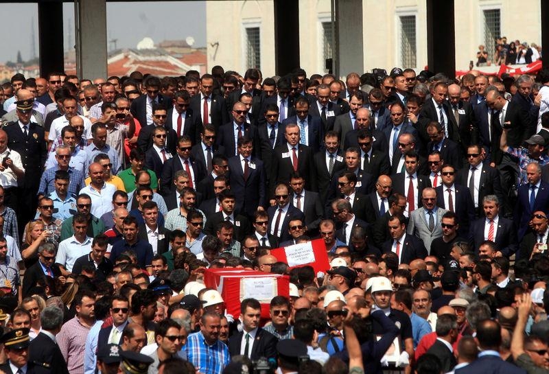 Iğdır şehitlerine son görev 35