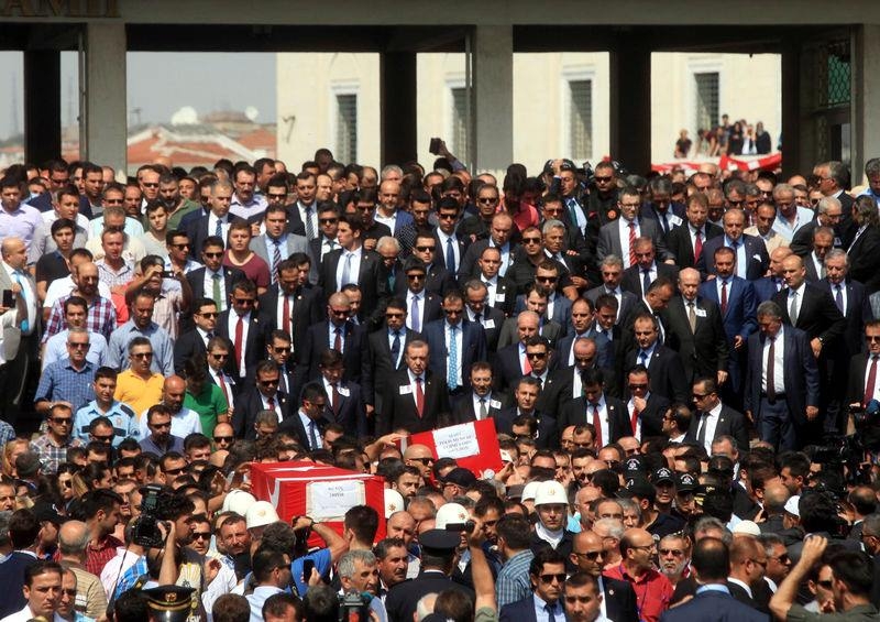 Iğdır şehitlerine son görev 39