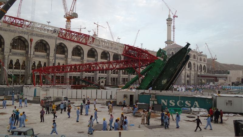 Mekke'de vinç kazası: 107 ölü 14