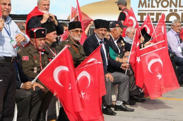 Milyonlar teröre karşı Yenikapı'ya akın etti 5