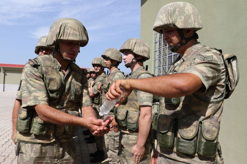 Mehmetçik bayramda nöbette 13