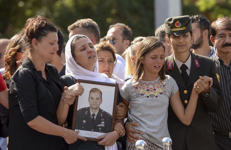 Sehit binbaşı son yolculuguna ugurlandi 1