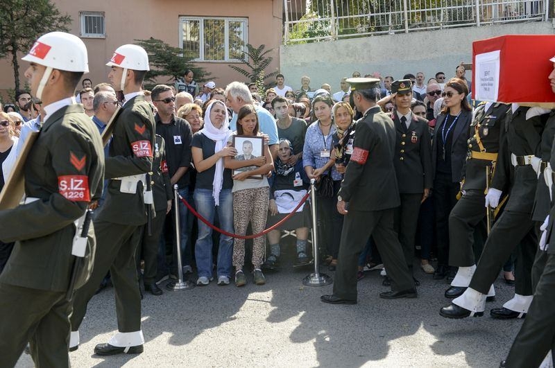 Sehit binbaşı son yolculuguna ugurlandi 15