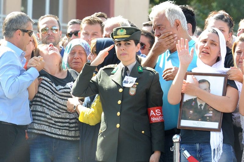 Sehit binbaşı son yolculuguna ugurlandi 16